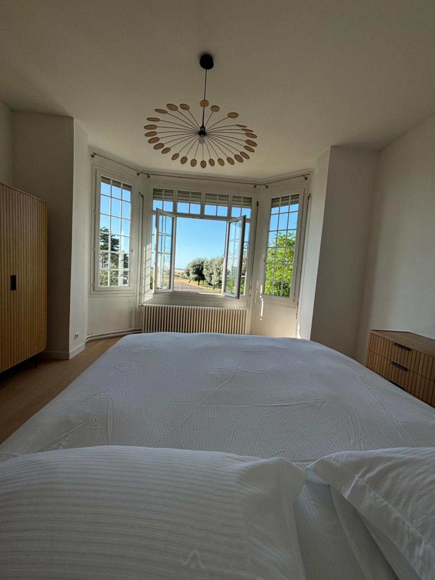 Appartement Mermoz Vue Mer, Parking Deauville