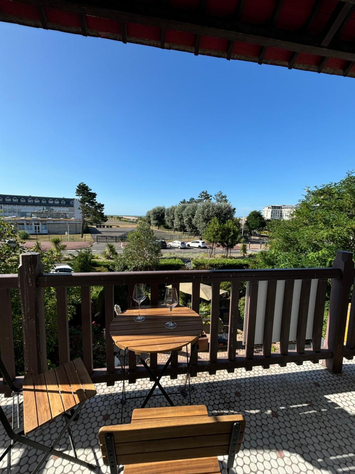 Mermoz Vue Mer, Parking * Deauville